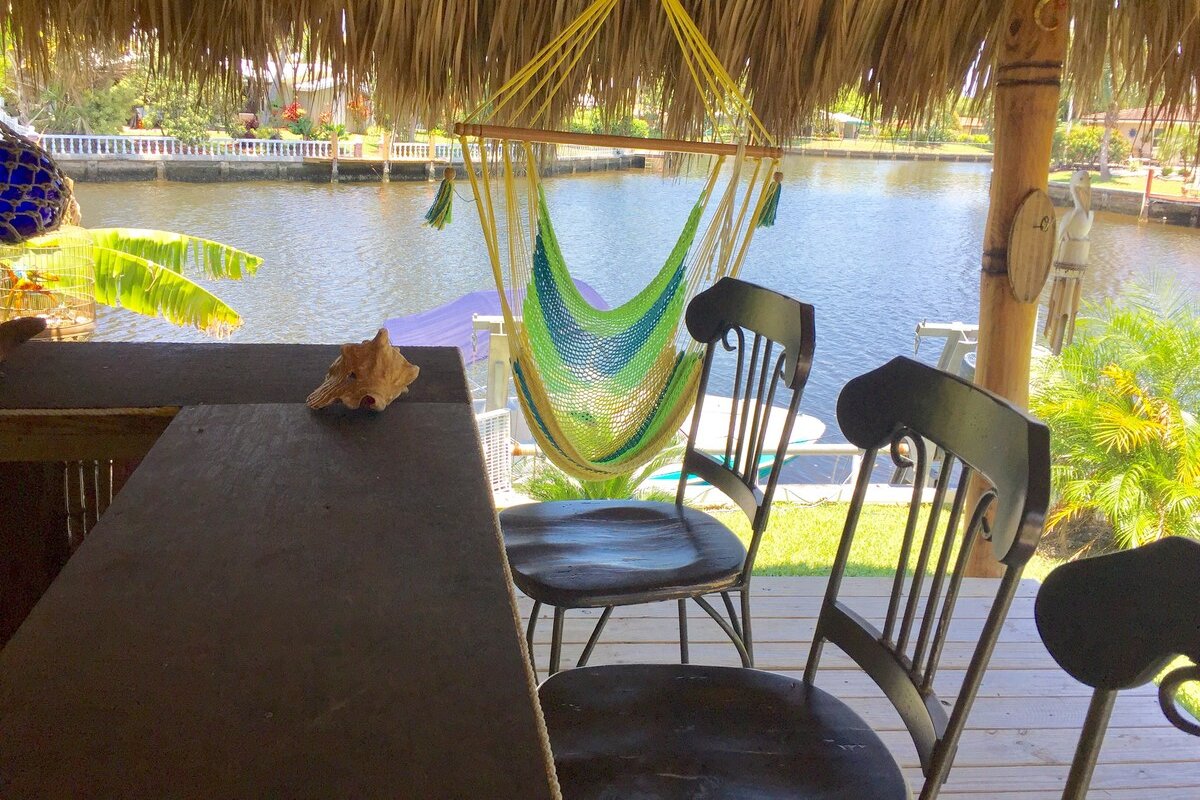 “Super Paradise” Pool, Tiki-Hut and Waterview! gallery image 5