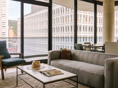 Sonder Maisonneuve | Superior 3BR Apt w/ Balcony