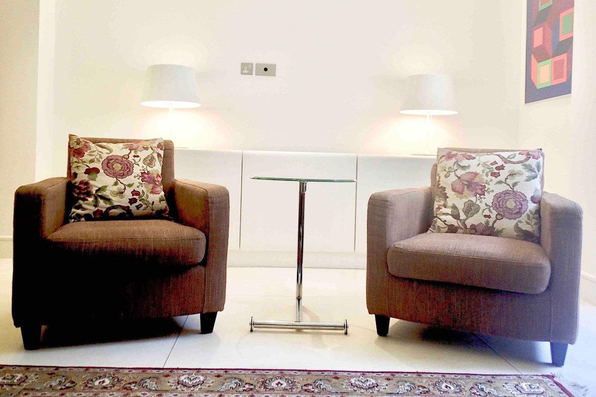 Beautiful interior designers three bedroom home gallery image 5