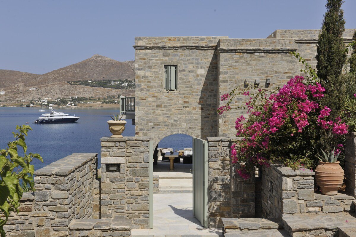 Paros Cyclades Blue Villa sea front in Naoussa gallery image 4