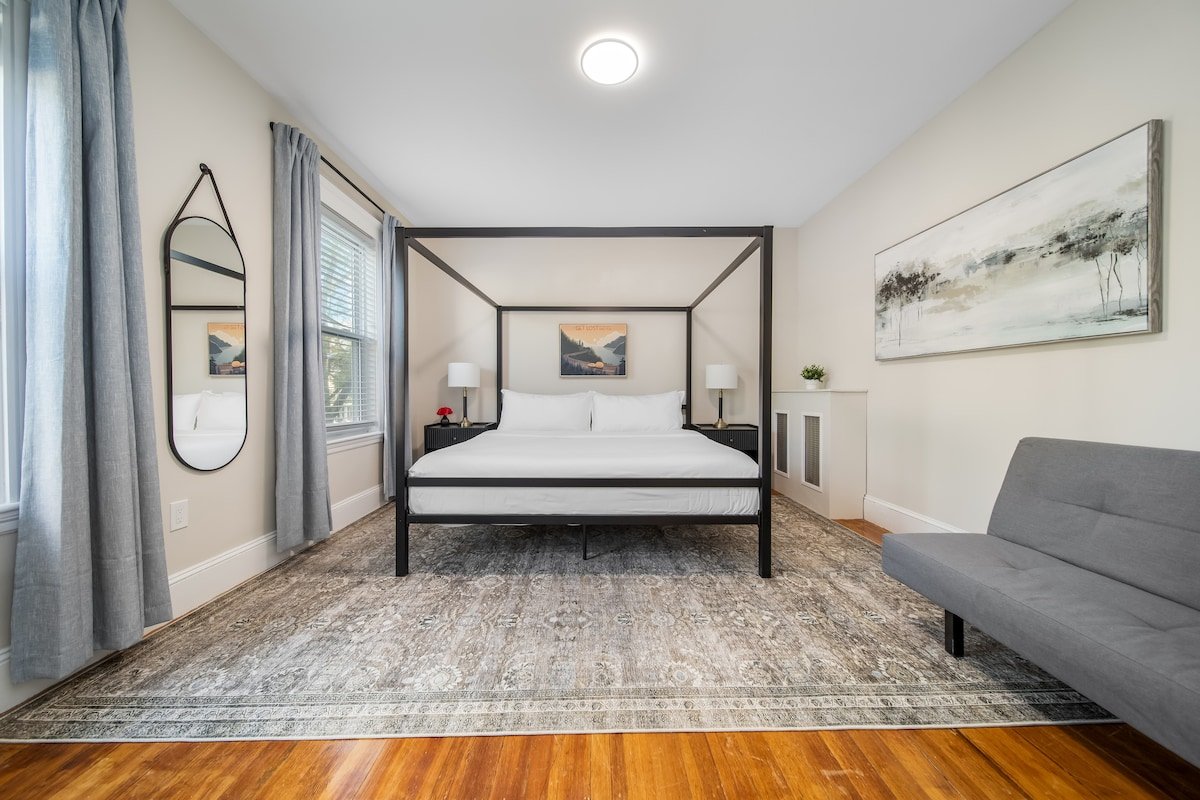 Large Duplex Free Prkg mins 2 Train downtownFenway gallery image 4