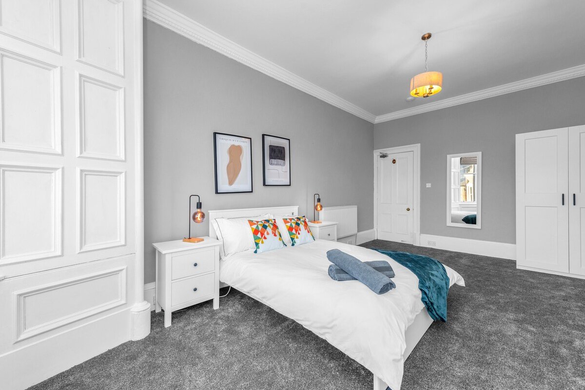 Newly Refurbished 3 bedroom flat gallery image 4