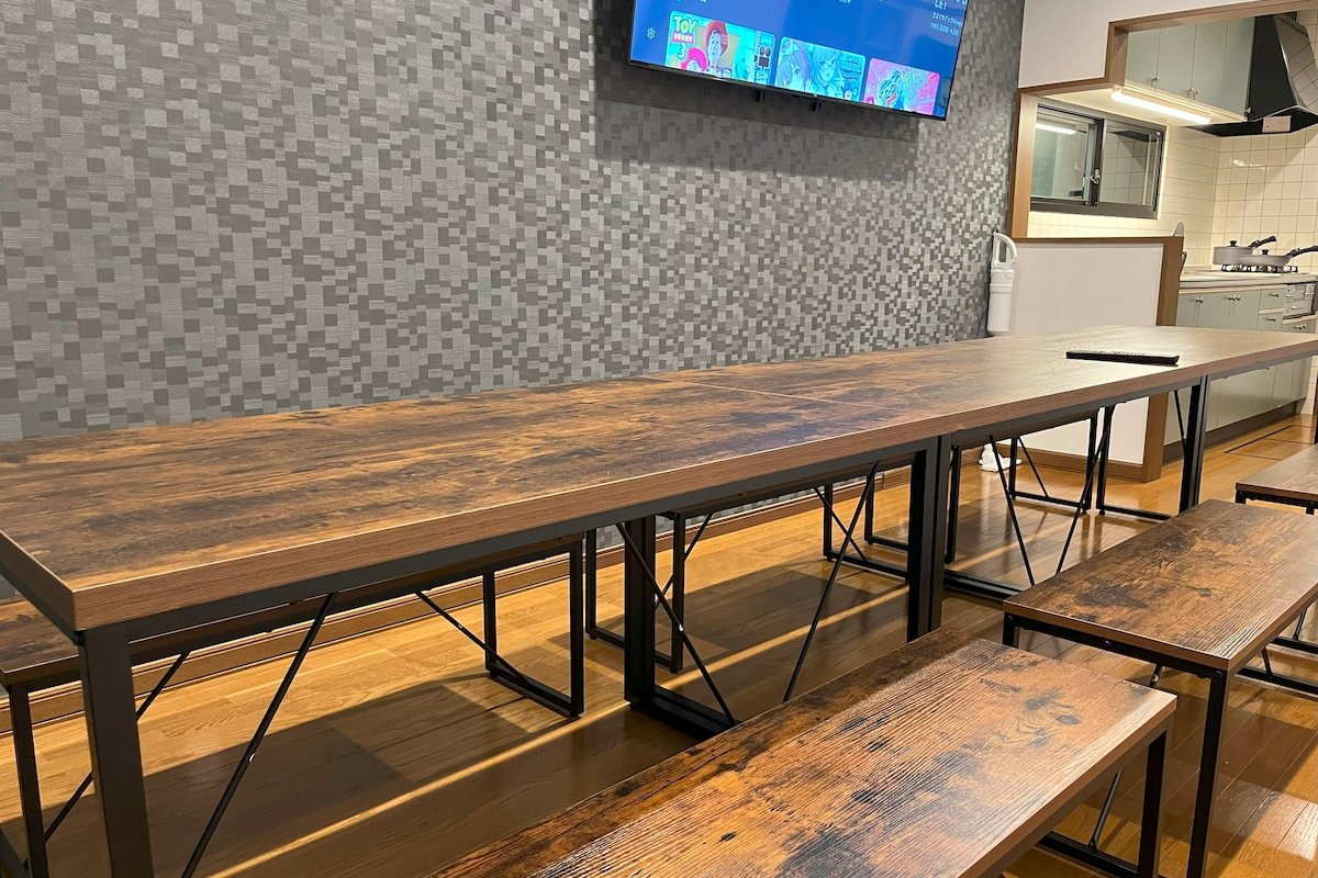 渋谷区　2階建て１棟貸し切り　新宿　歌舞伎町　観光徒歩圏内　3バスルーム　2トイレ無料駐車場付き gallery image 2