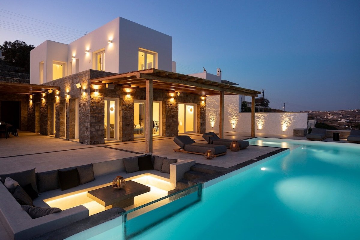 Chef included by Fantasia Villas: Villa Genesis 8 gallery image 2