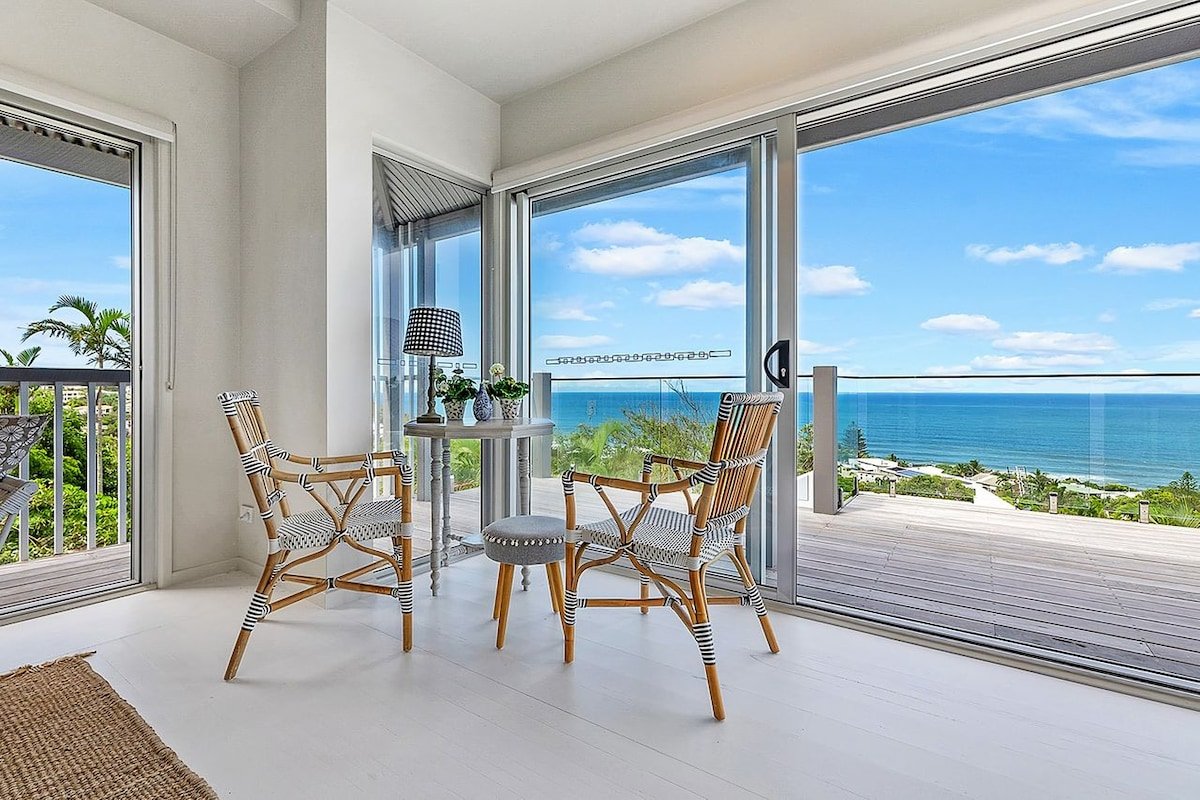 Prestigious Home with Breathtaking Views, Pool gallery image 5