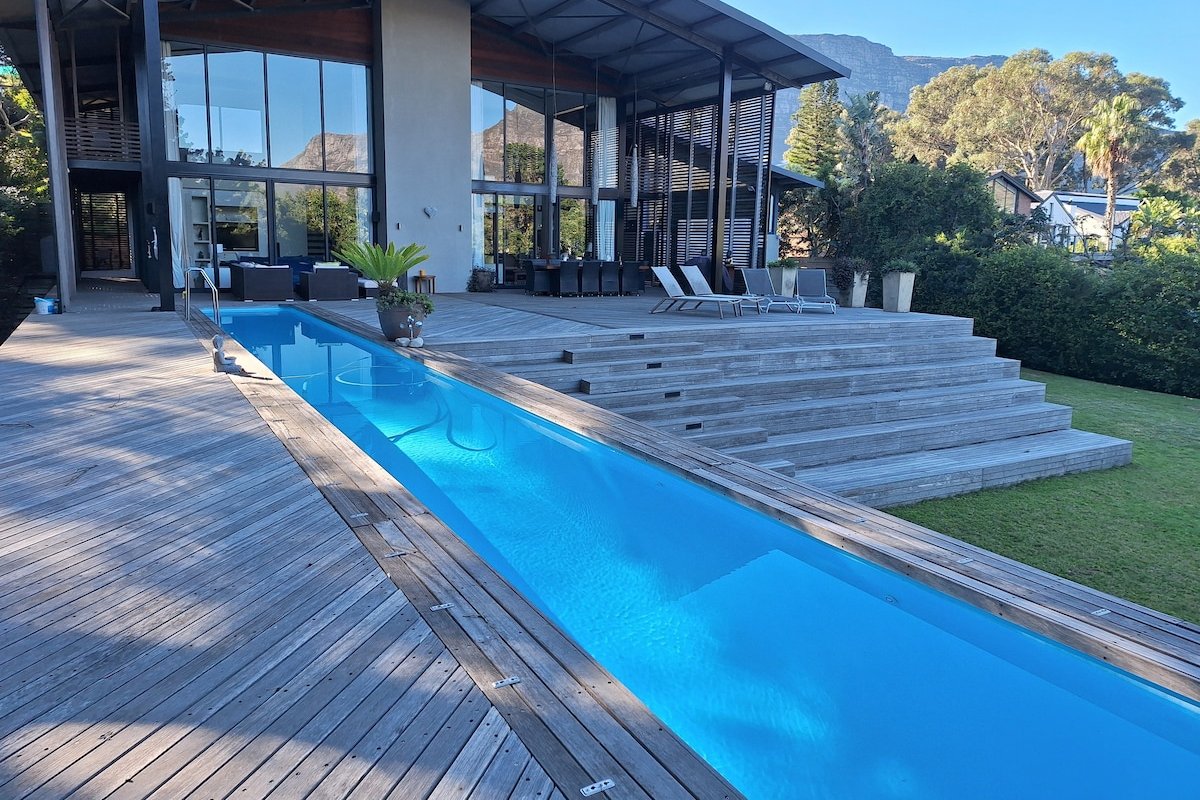 Sea and Mountain Views/Gym/Pool/BBQ gallery image 2