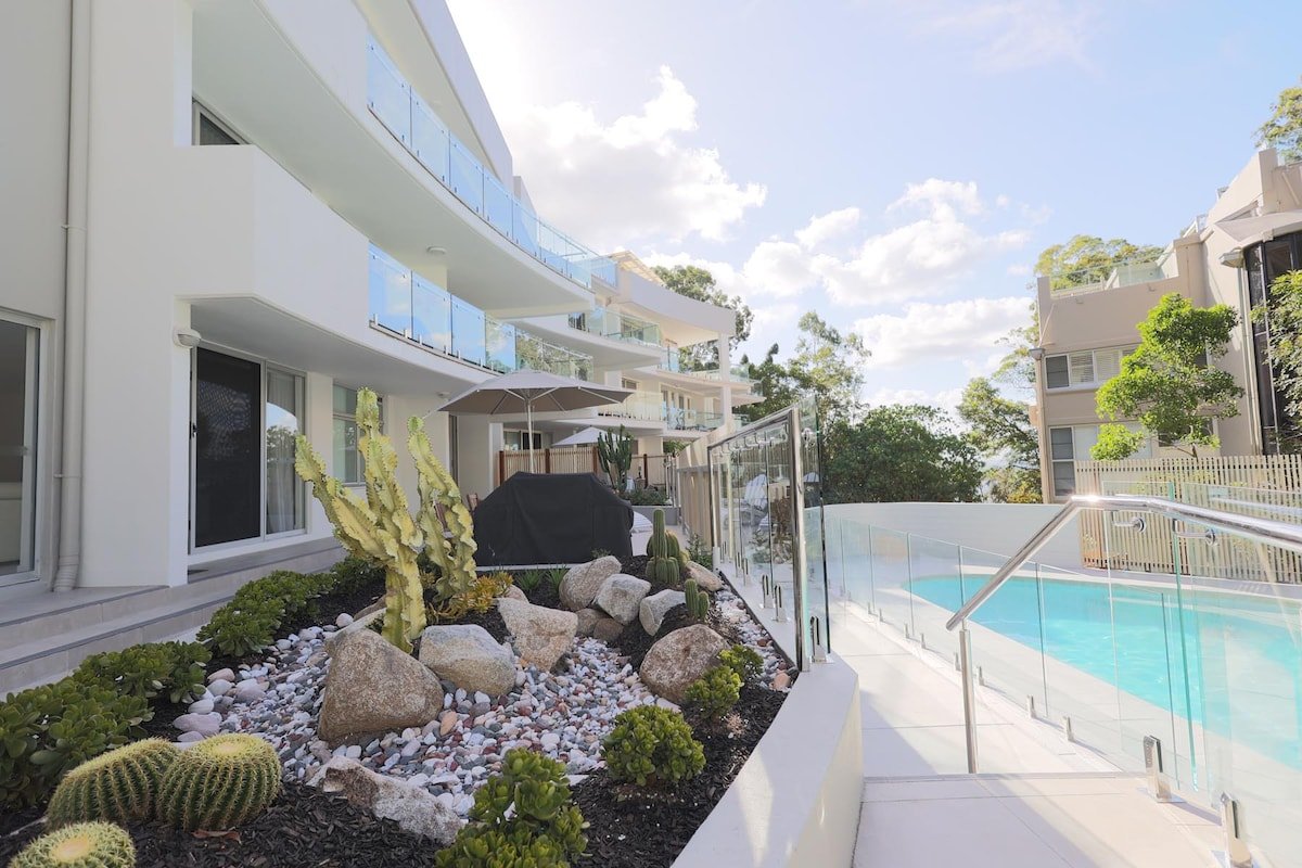 Ultimate Little Cove beach pad gallery image 3