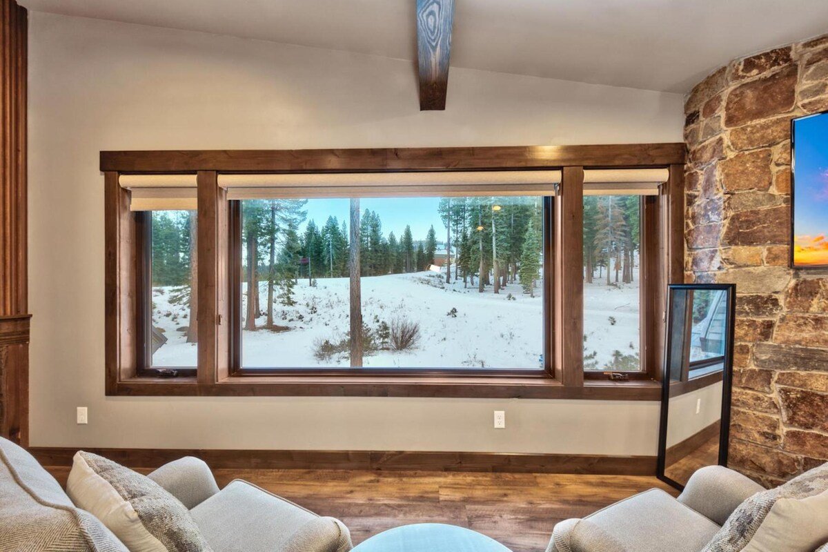 Après-ski-In/Out, 10BR/11.5BA, 22 Guests, 10.6KSf gallery image 3