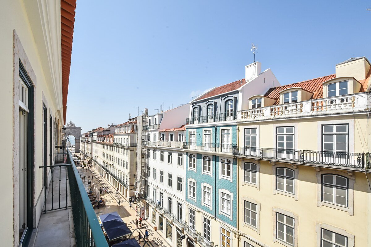 Augusta Residence 2 bed Juliette Balcony Great Views gallery image 5