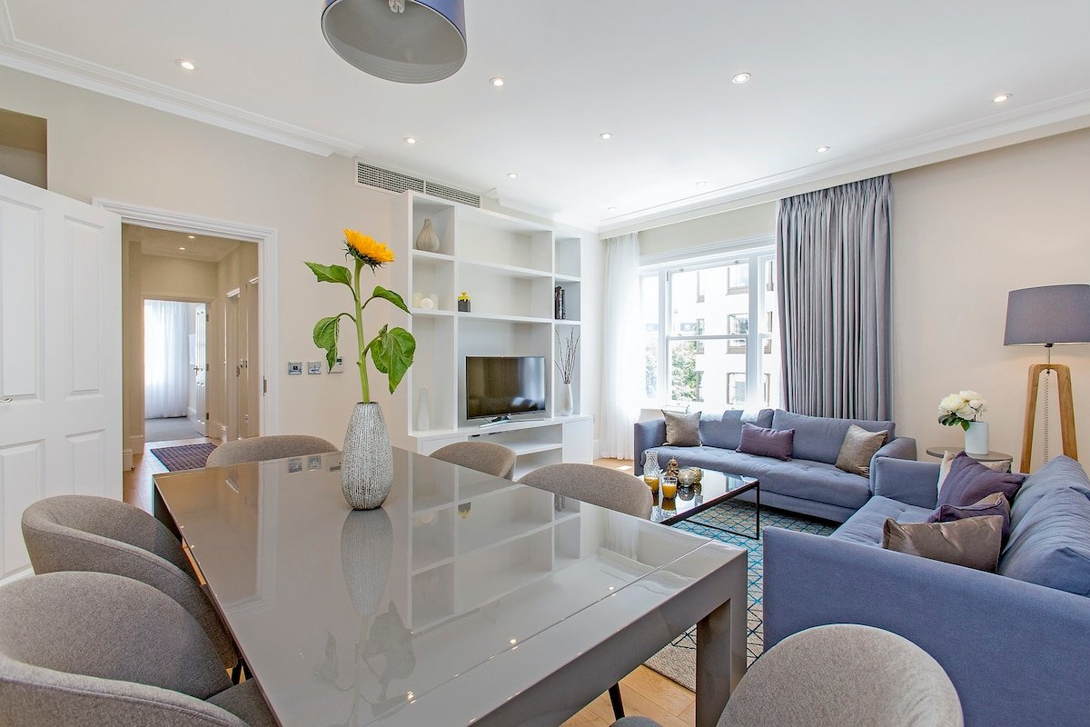 Knightsbridge Deluxe Two Bedroom Apartment gallery image 4