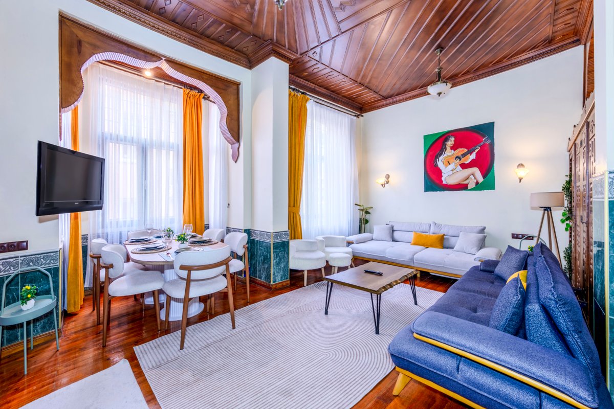 Central, Ottoman House,7BR,7Bath,7AC Triplex@