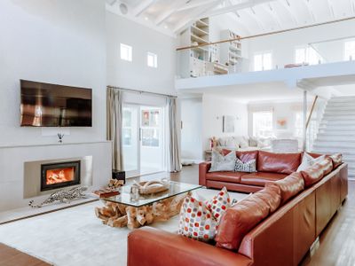 Spacious Family Home | Beautiful Gardens | Secure