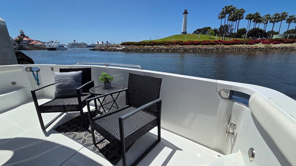 Dockside Boat & Bed, Ocean Escape gallery image 3