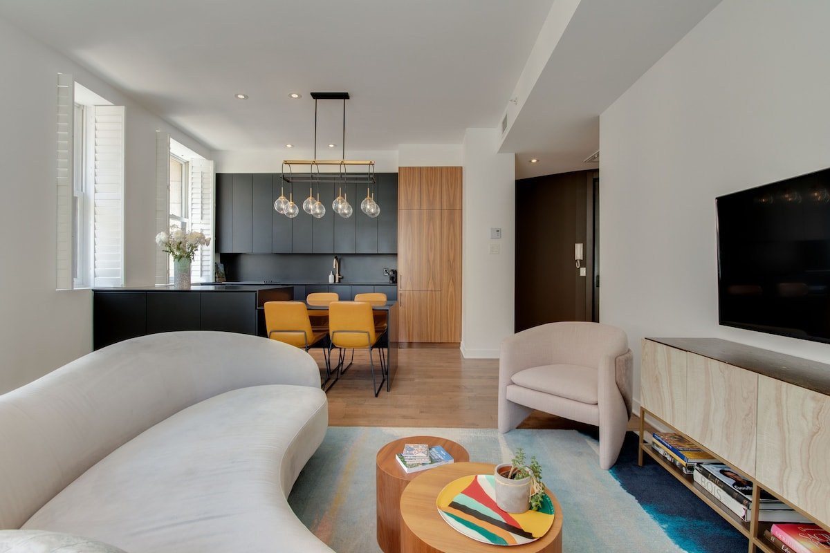 Modern And Historic – Interior Parking Included gallery image 2