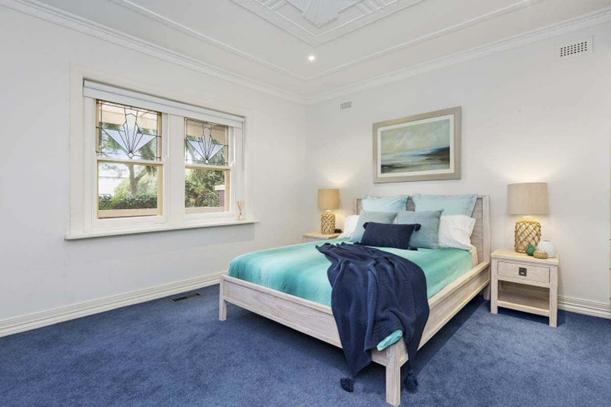 Spacious Sorrento Retreat gallery image 5