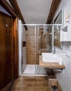 Ponte di Pietra – Loggia Rialto Apartments gallery image 5