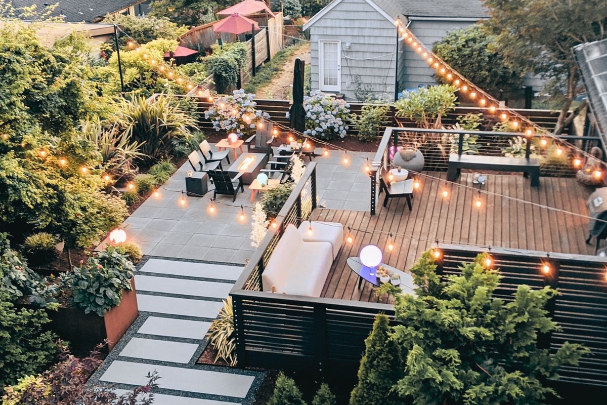 Mid-Mod Seattle Escape – Sauna + Special + FIFA