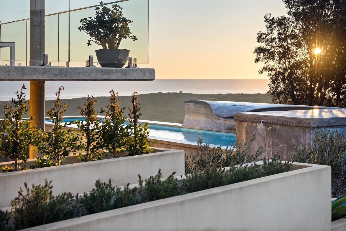 Breeze Beach Villa – with sauna and pool gallery image 2