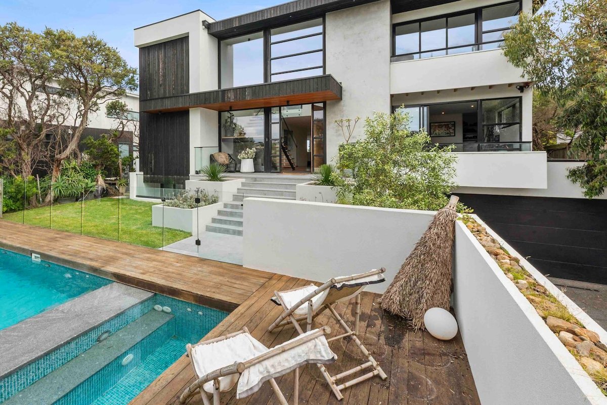 Beach Dreams- Beach, Spa, Pool, Gym + Cinema gallery image 3