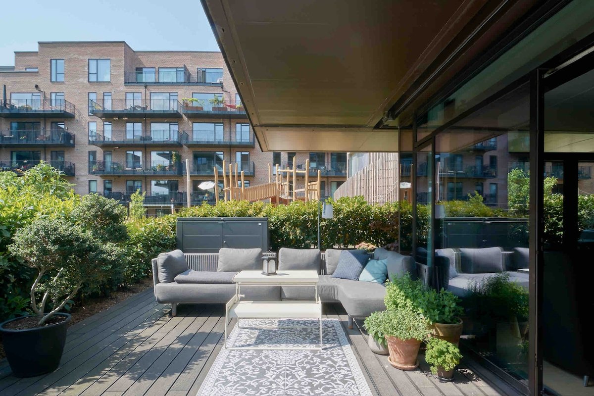 Luxury apartment with playground by the waterfront gallery image 2