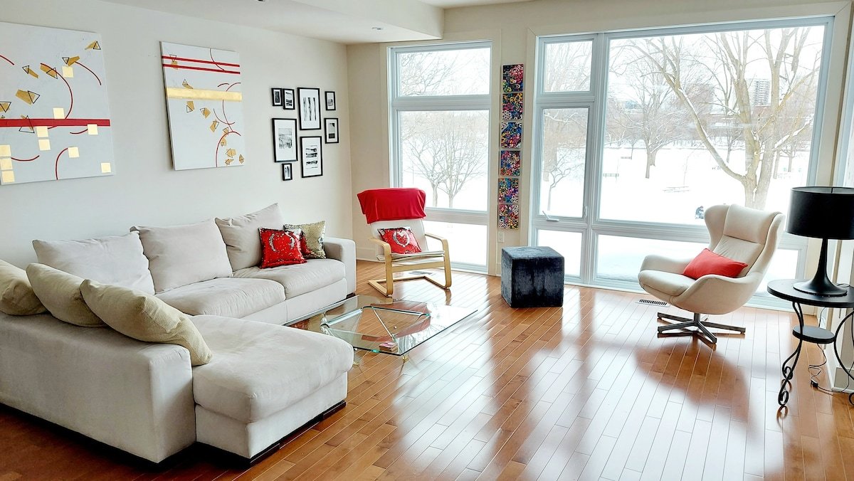 Modern luxury waterfront home in Sandy Hill gallery image 3