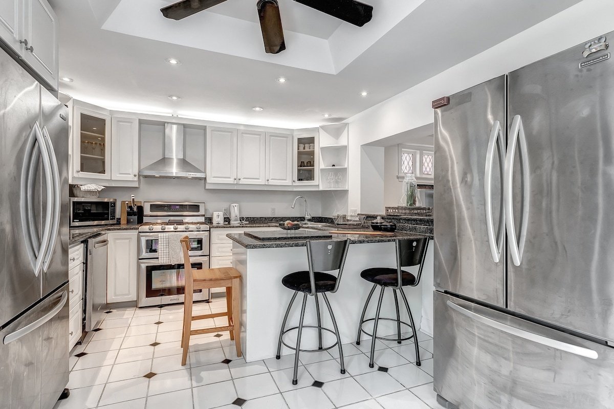 Cheerfull house in mid town luxury district w/ Prk gallery image 5