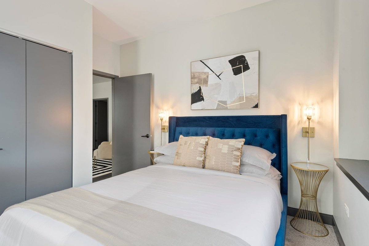 3 Prime 2BR Units + Ideal Business Retreat gallery image 3