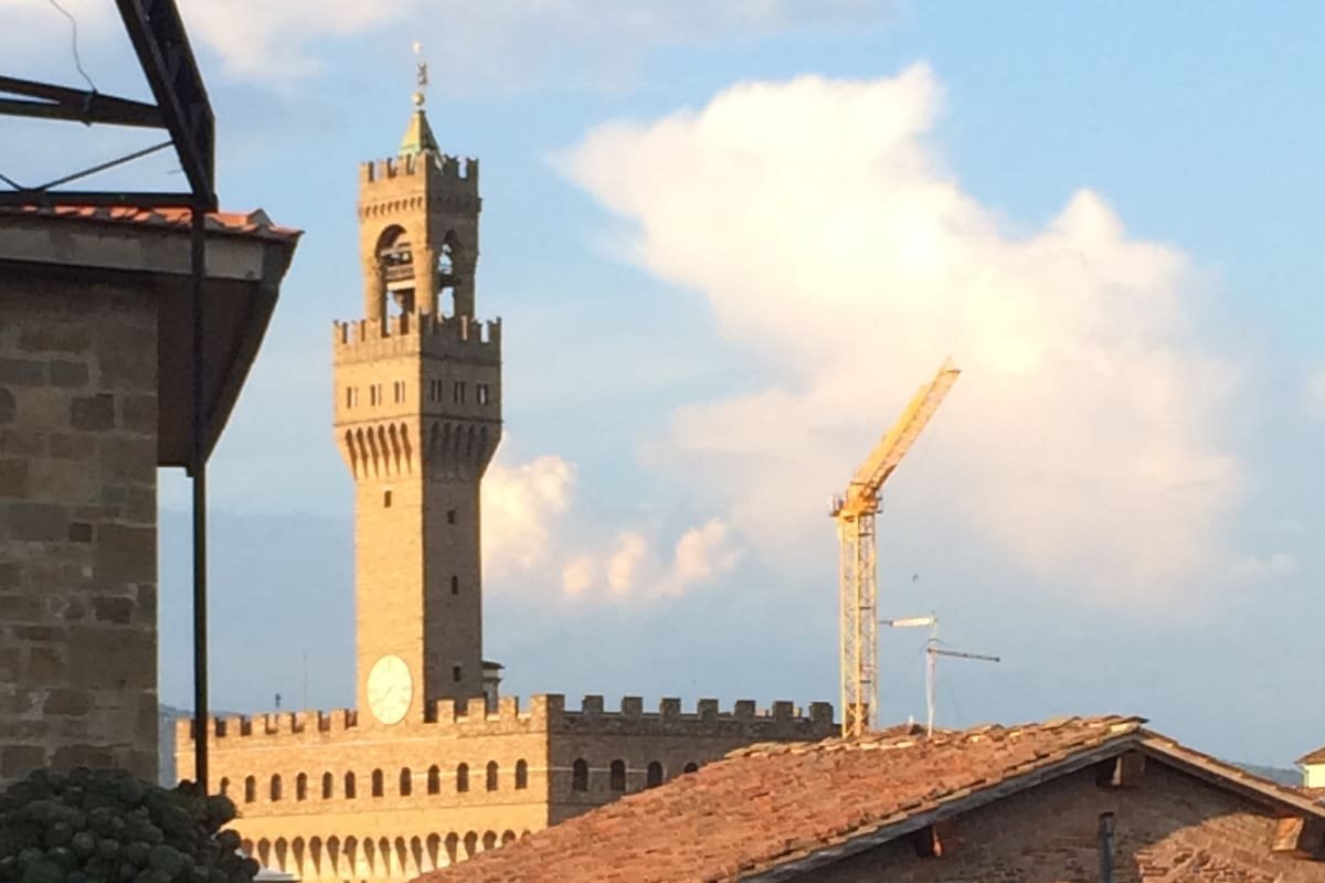 Super views & Terrace Central Ponte Vecchio 3 bdr gallery image 2