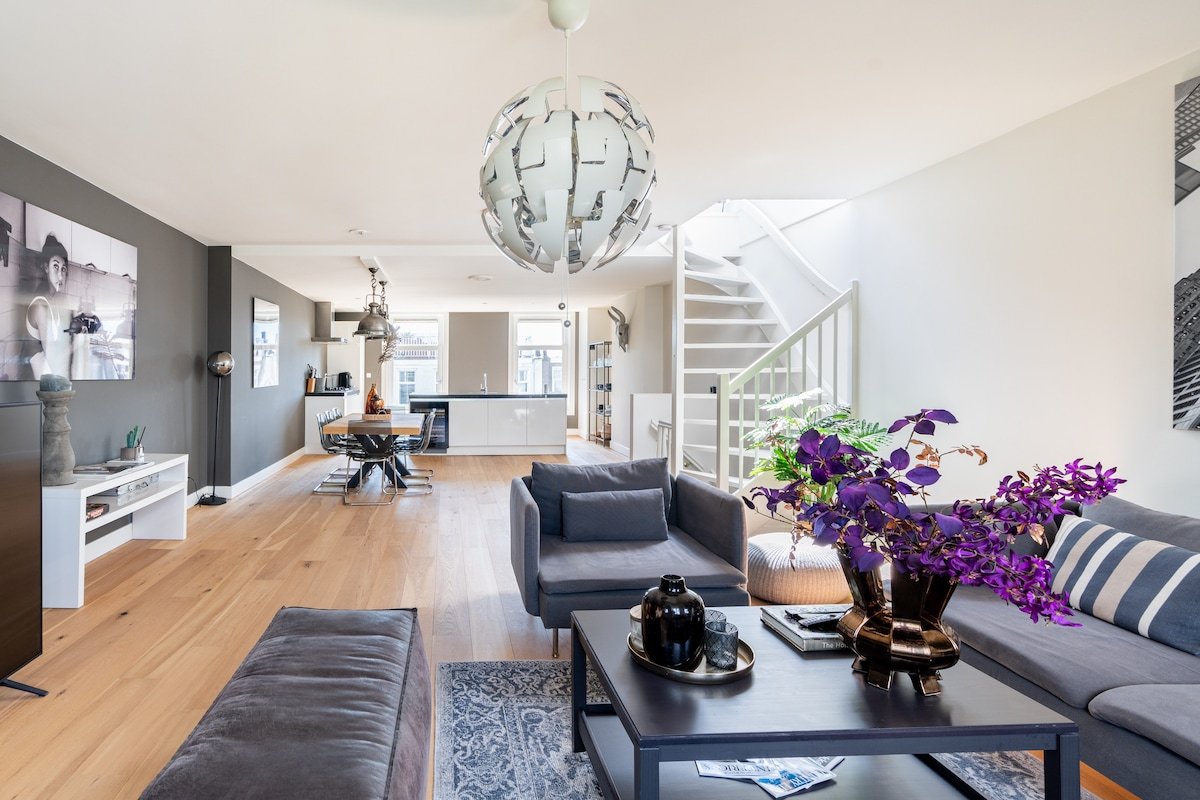 Beautifully large apartment in Amsterdam de Pijp. gallery image 2