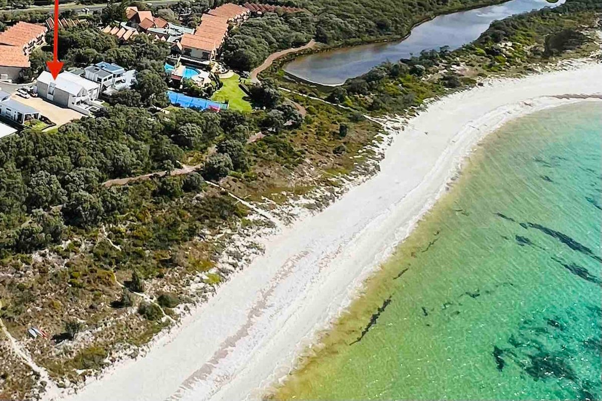 Hidden Ocean – Luxury Beachfront Retreat gallery image 3