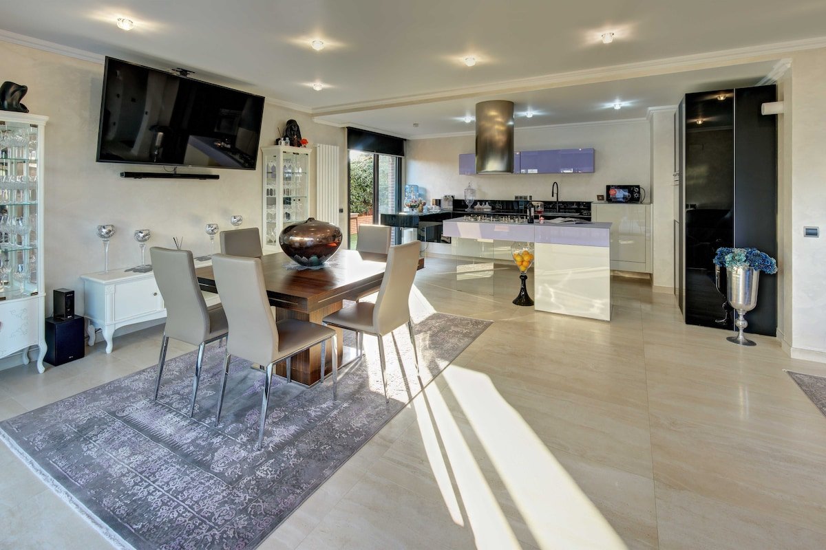 VILLA RIOJA with pool, Only Familys gallery image 5