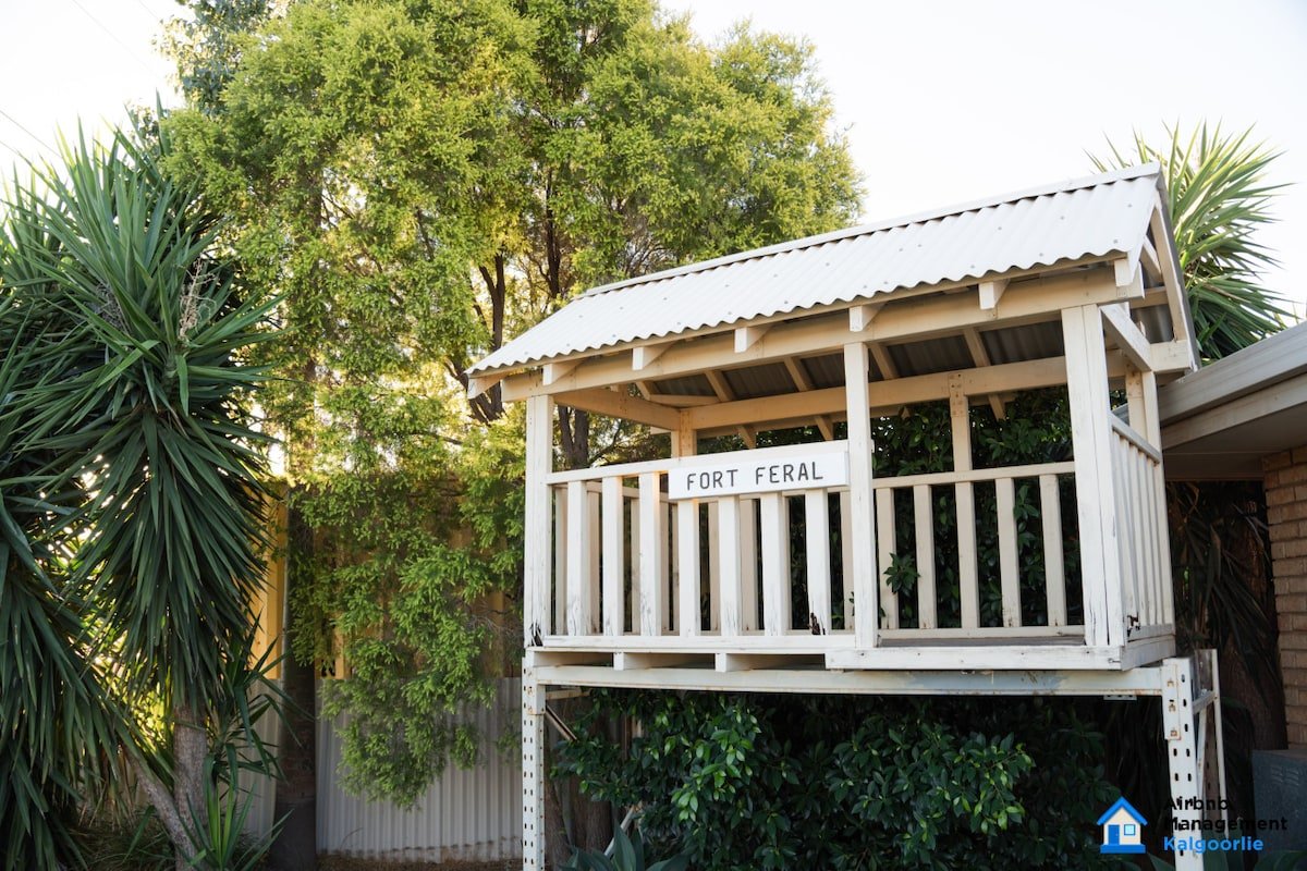 Large 5 bed house across Spudshed and golf course gallery image 3