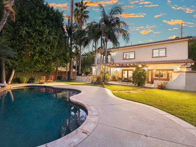 Posh Estate by Universal Studios