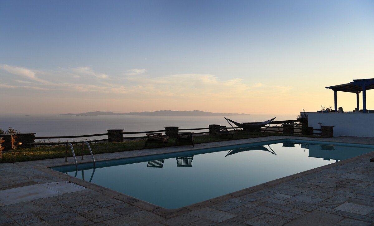 Tinos Sky villa with 8 bedrooms and pool gallery image 2