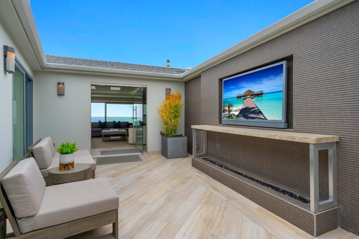 Sea Glass La Jolla | 3BR Oceanfront Retreat gallery image 5