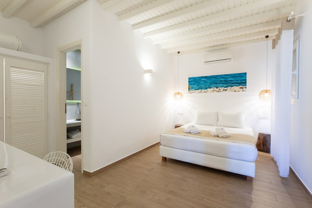 Seethroughmykonos,Superior Suite With Sea View gallery image 4