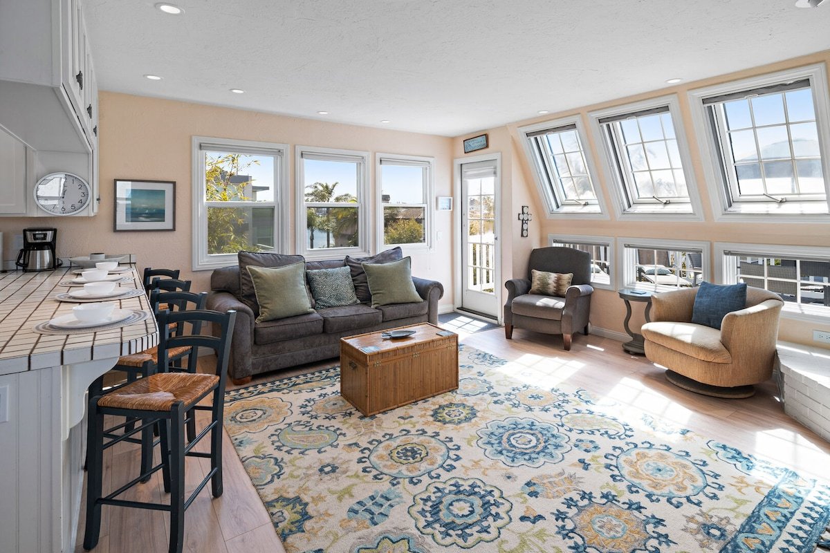 Mission Beach Bay Views Compound! gallery image 4