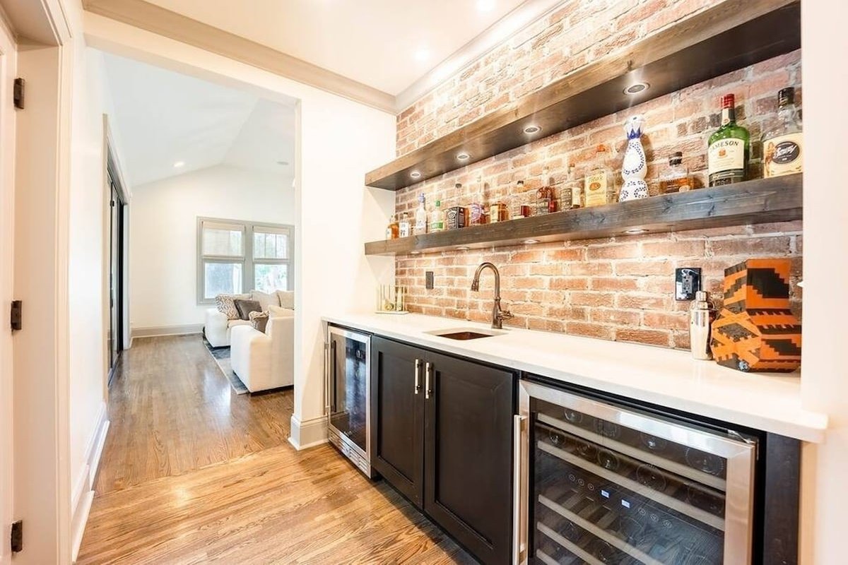 Cozy Craftsman Escape: Steps to 12 th South! gallery image 3