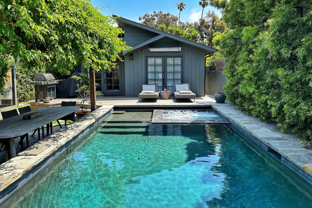 Venice Beach Oasis with Pool (Walk to Beach) gallery image 2