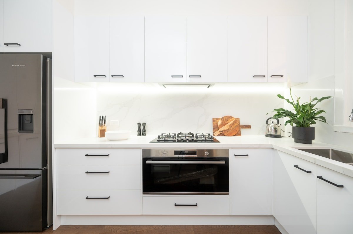 Camberwell Luxury Period Aptmt. gallery image 5