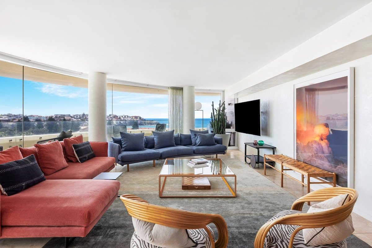 Breathtaking Bondi Beach Views gallery image 3