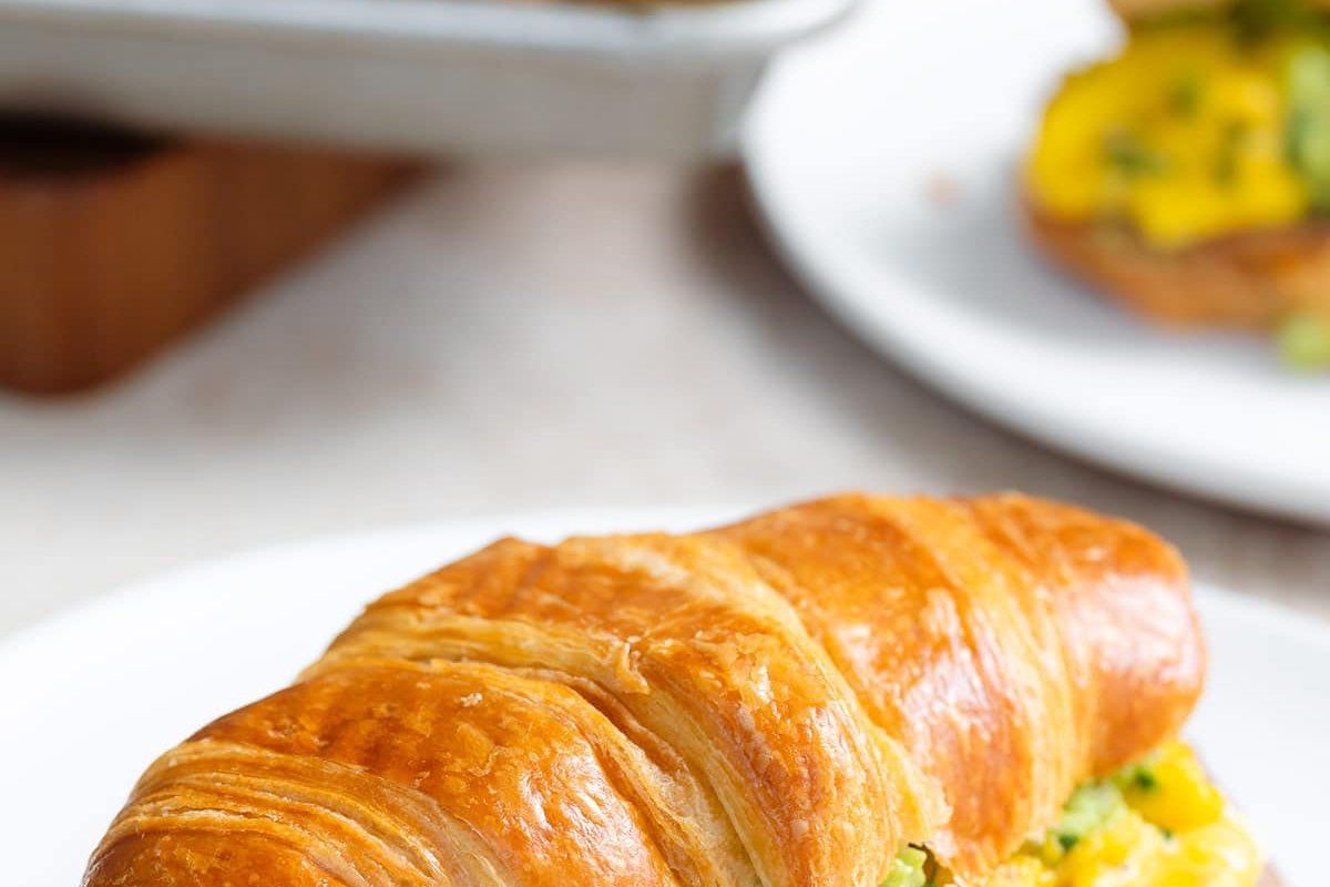 Unique sunny house private entrance high ceiling gallery image 5