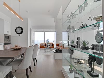 Skyline Hideaway: Toronto Gem