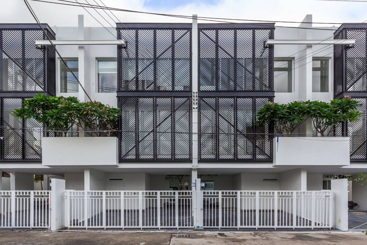 T4 | Modern Townhouse+Free Airport Pick-up gallery image 5