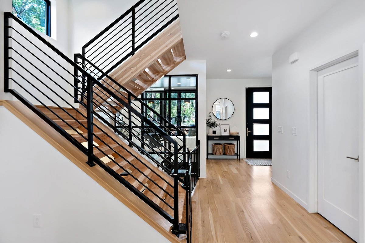 Luxury Home Steps from Tennyson gallery image 4