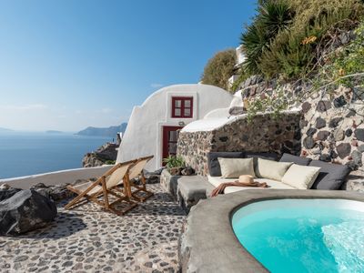 Parathira Cave Houses by Cycladica