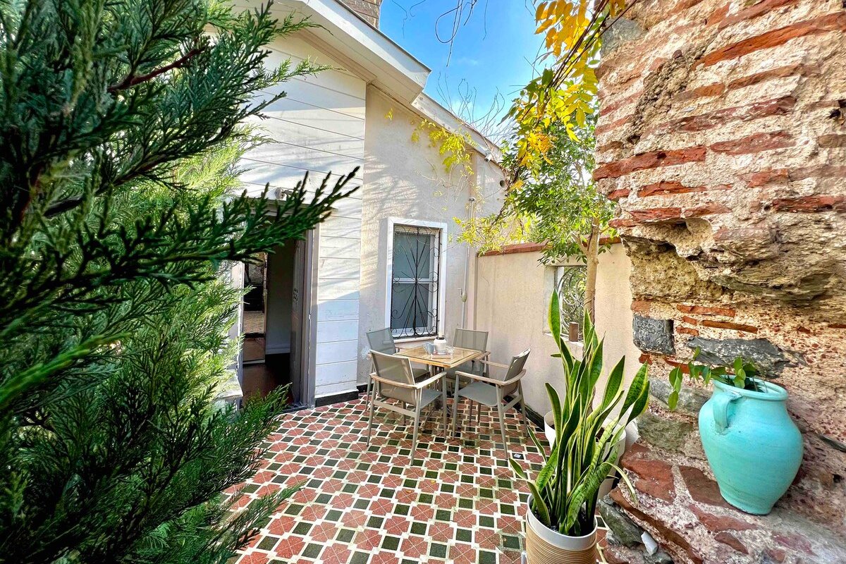 SVG – ViLLA Ortakoy gallery image 4