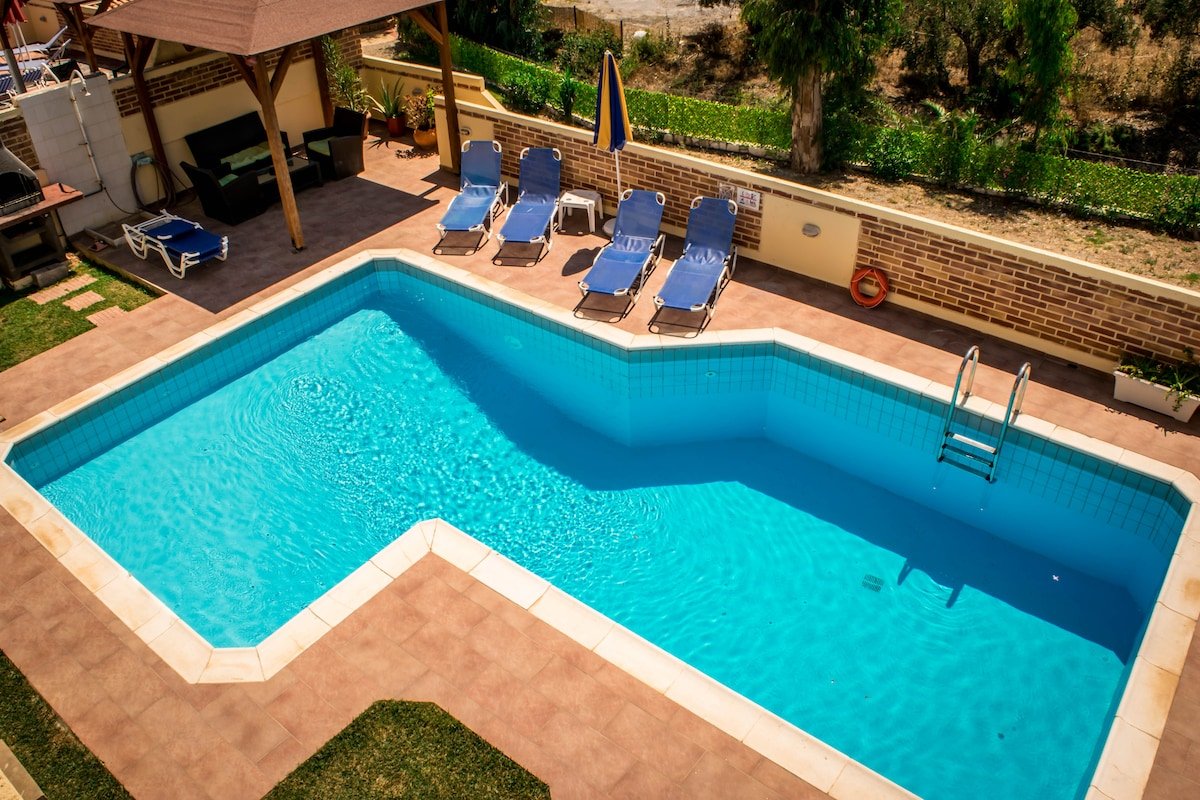 Nine Muses 3 Bedroom Villa 2 gallery image 3