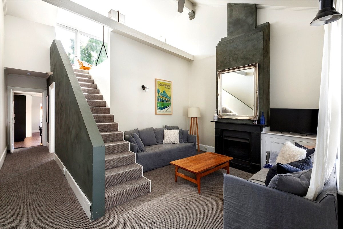 Little Charles gallery image 2