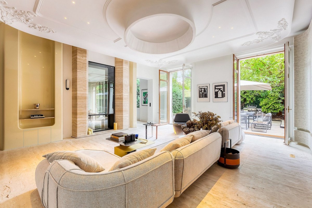 Par051 – Luxury apartment with garden Avenue Foch gallery image 4